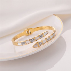 Fashion bracelet