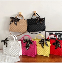 Middle size lady bags